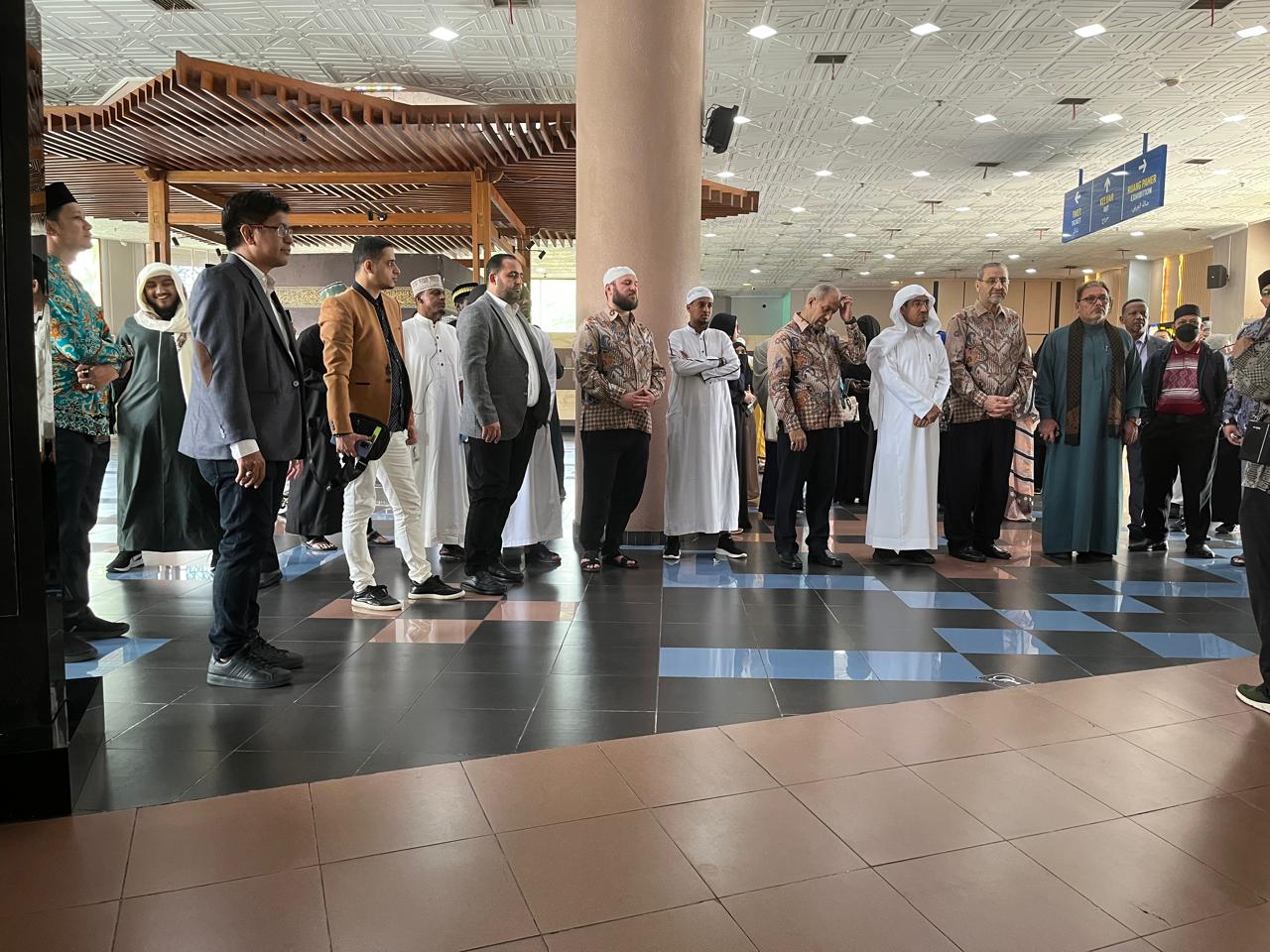 Peserta MTQ Internasional 2025 Kagum dengan Koleksi Al-Qur’an di BQMI